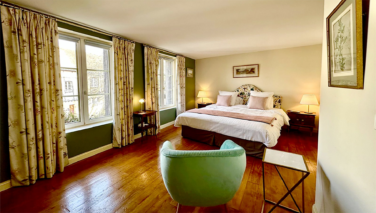 Elizabeth's Room - Click to access the YouTube video